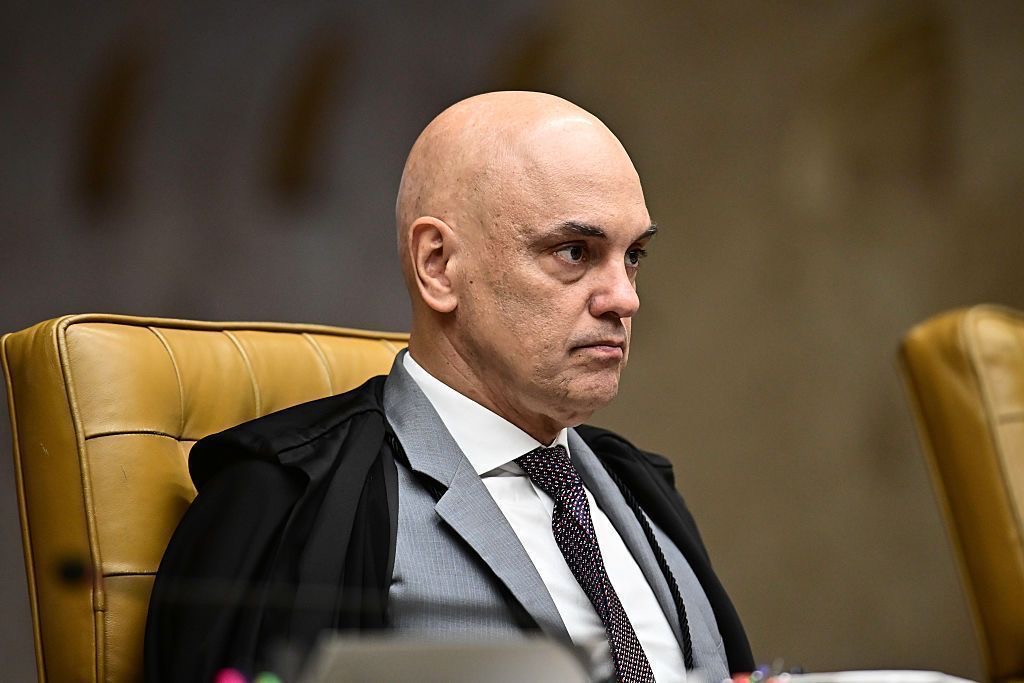 Registros indicam que Moraes alterou minuta de contrato de R$ 131 milhões do Master