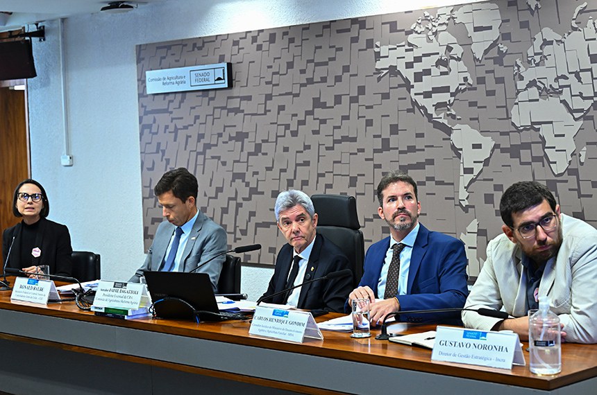 Senado aponta irregularidades no PNRA e discute medidas para proteger famílias rurais